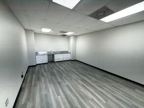 18975 Marbach Ln, San Antonio, TX for lease Interior Photo- Image 2 of 8