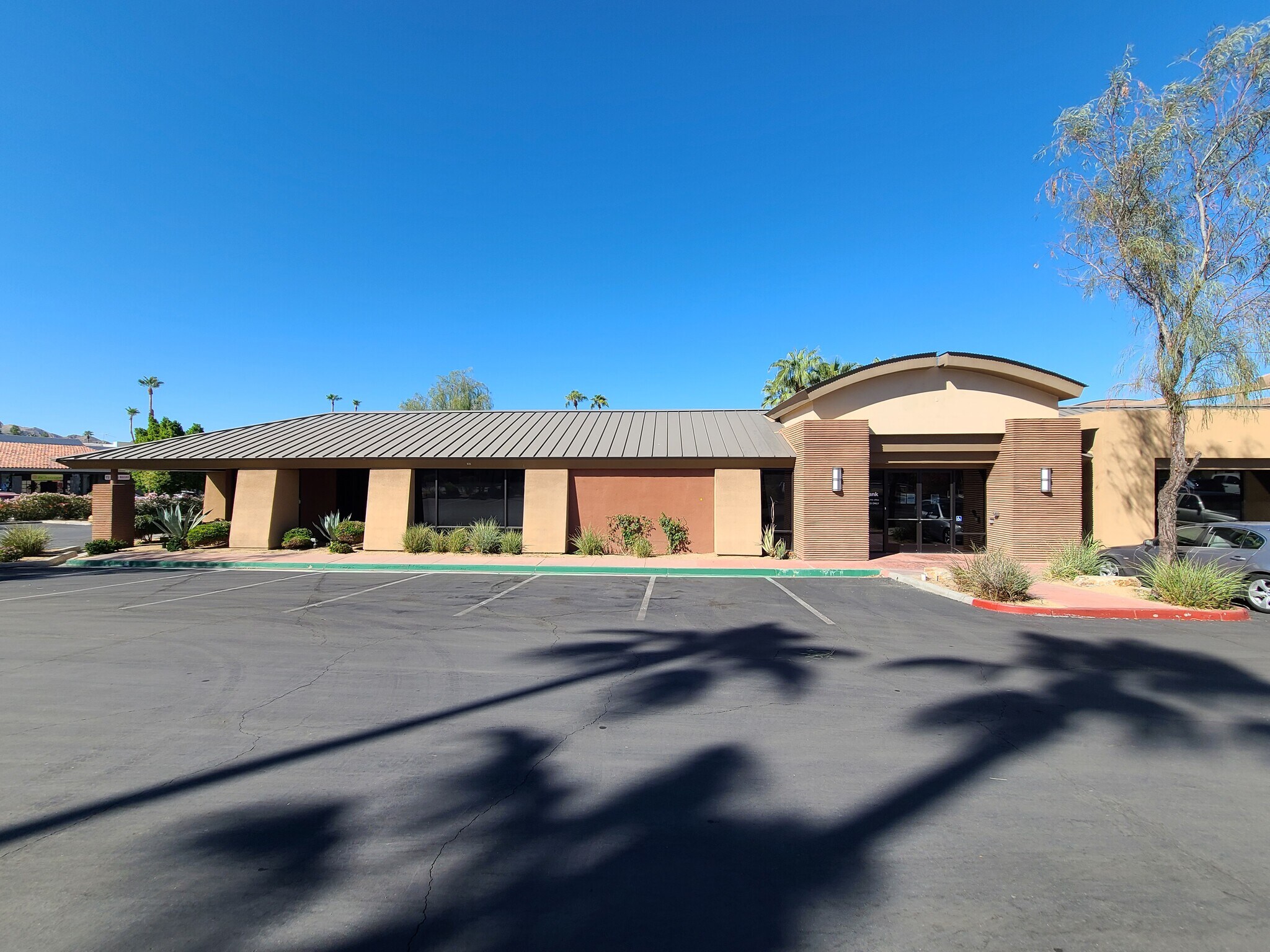 72-750-72-760 El Paseo, Palm Desert, CA à louer Photo du bâtiment- Image 1 de 2