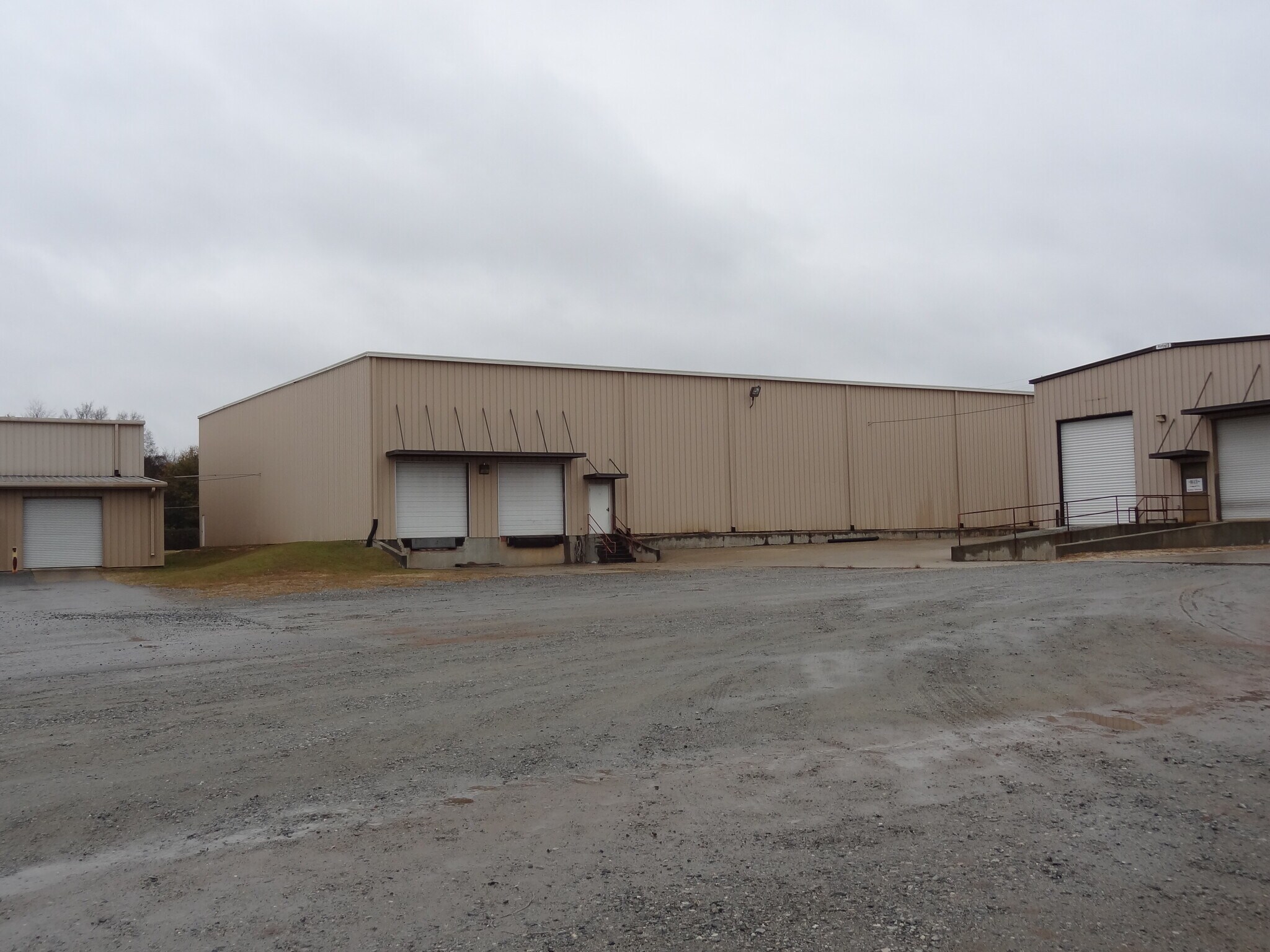 2351 Hubbard Rd, Macon-Bibb, GA for lease Building Photo- Image 1 of 5