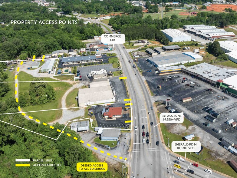 Unique Value-Add Retail and Flex portefeuille de 3 propriétés à vendre sur LoopNet.ca - Photo du bâtiment - Image 2 de 3