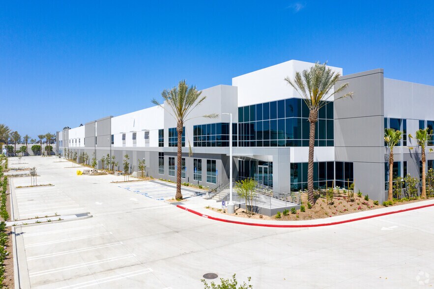 19600-19688 Van Ness Ave, Torrance, CA for lease - Primary Photo - Image 2 of 9