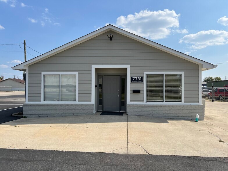 7731 Records St, Indianapolis, IN à louer - Photo du bâtiment - Image 1 de 4