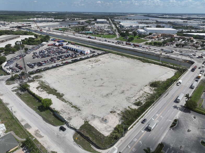 10900 NW 138th St, Doral, FL for lease - Building Photo - Image 3 of 3