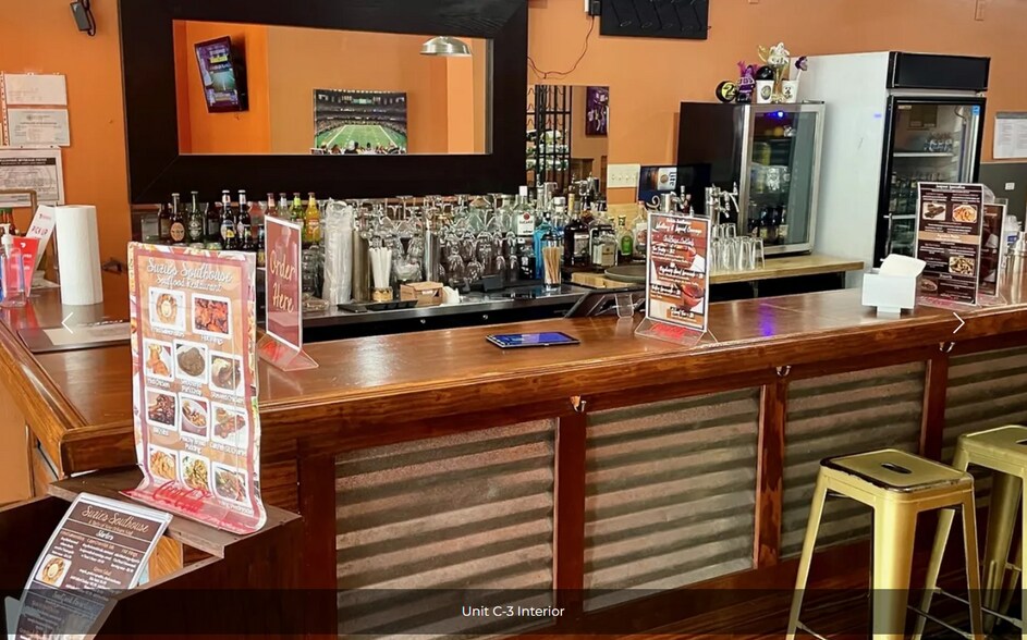 1205 Saint Charles Ave, New Orleans, LA à vendre - Photo intérieure - Image 2 de 11