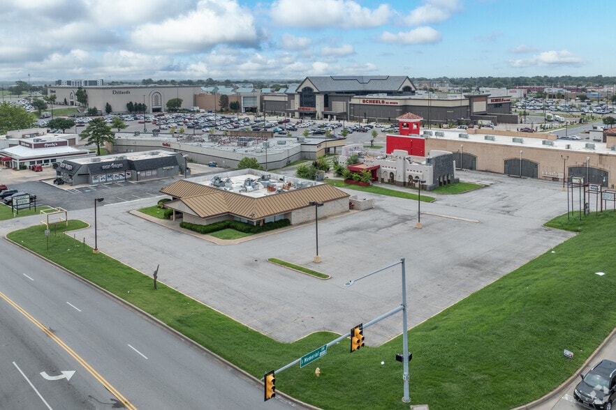 8104 E 68th St, Tulsa, OK for lease - Aerial - Image 2 of 5