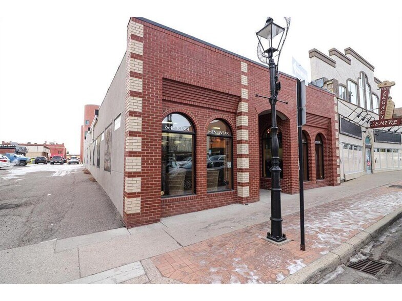 649 3 St SE, Medicine Hat, AB for sale - Primary Photo - Image 1 of 5