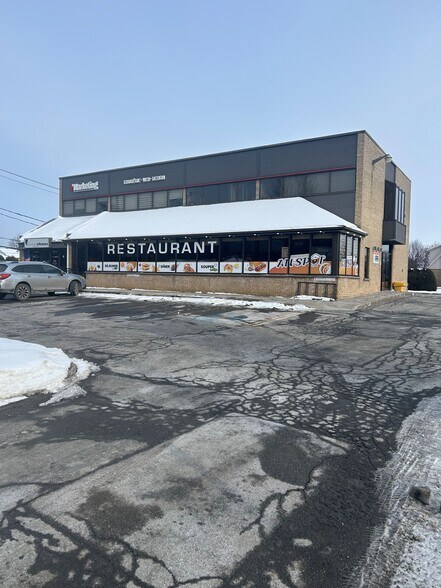 712 Boul Saint-Jean-Baptiste, Mercier, QC for sale - Primary Photo - Image 1 of 1