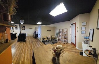 400-490 Lincoln Blvd, Lincoln, CA for lease Interior Photo- Image 2 of 6