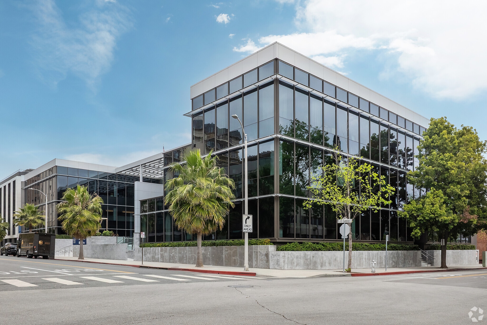 150 S El Camino Dr, Beverly Hills, CA for lease Primary Photo- Image 1 of 7
