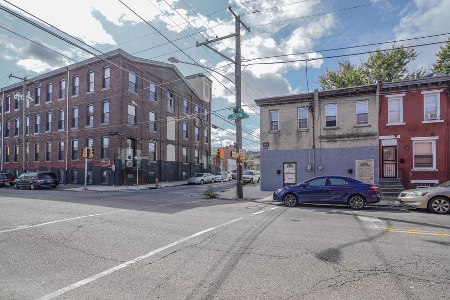 1946 E Westmoreland St, Philadelphia, PA à vendre - Photo du bâtiment - Image 1 de 1