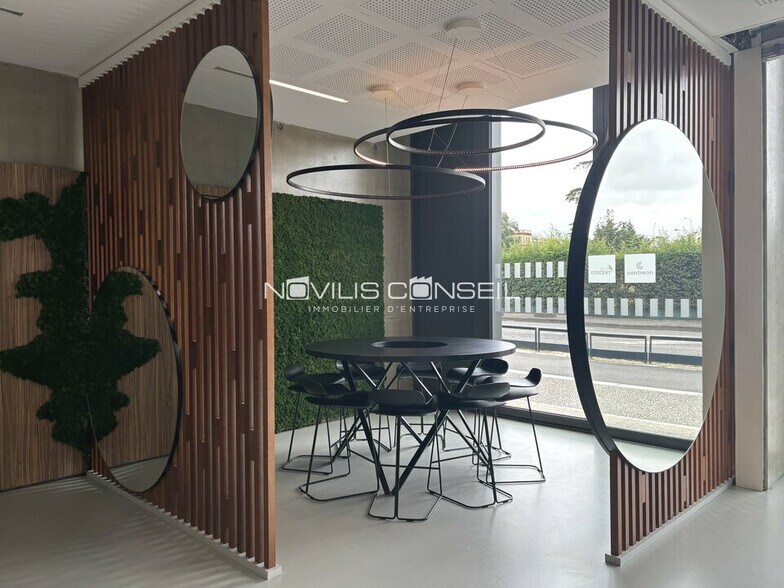 Office in Toulouse for lease - Interior Photo - Image 1 of 9