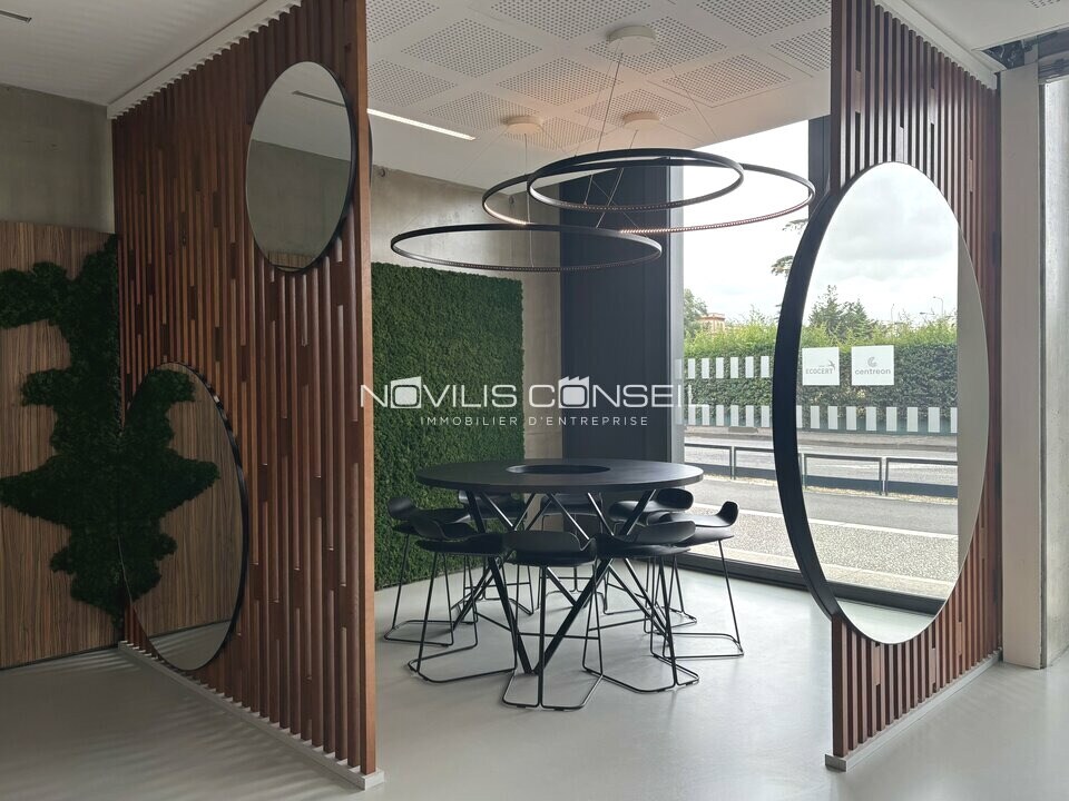 Office in Toulouse for lease Interior Photo- Image 1 of 10