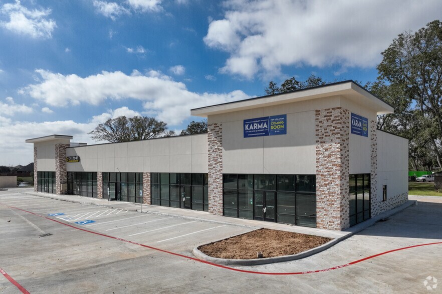 21941 Rosehill Reserve Dr, Tomball, TX à louer - Photo du bâtiment - Image 2 de 11