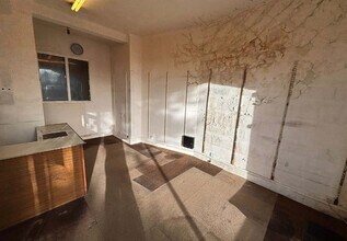 High Rd, Southampton for lease Interior Photo- Image 1 of 2