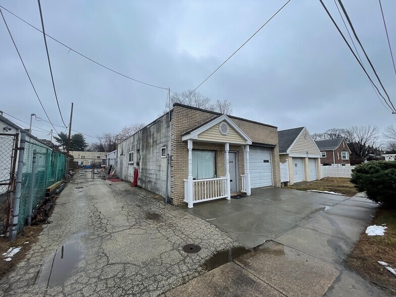 1309 Eddystone Ave, Eddystone, PA à vendre - Photo principale - Image 1 de 3