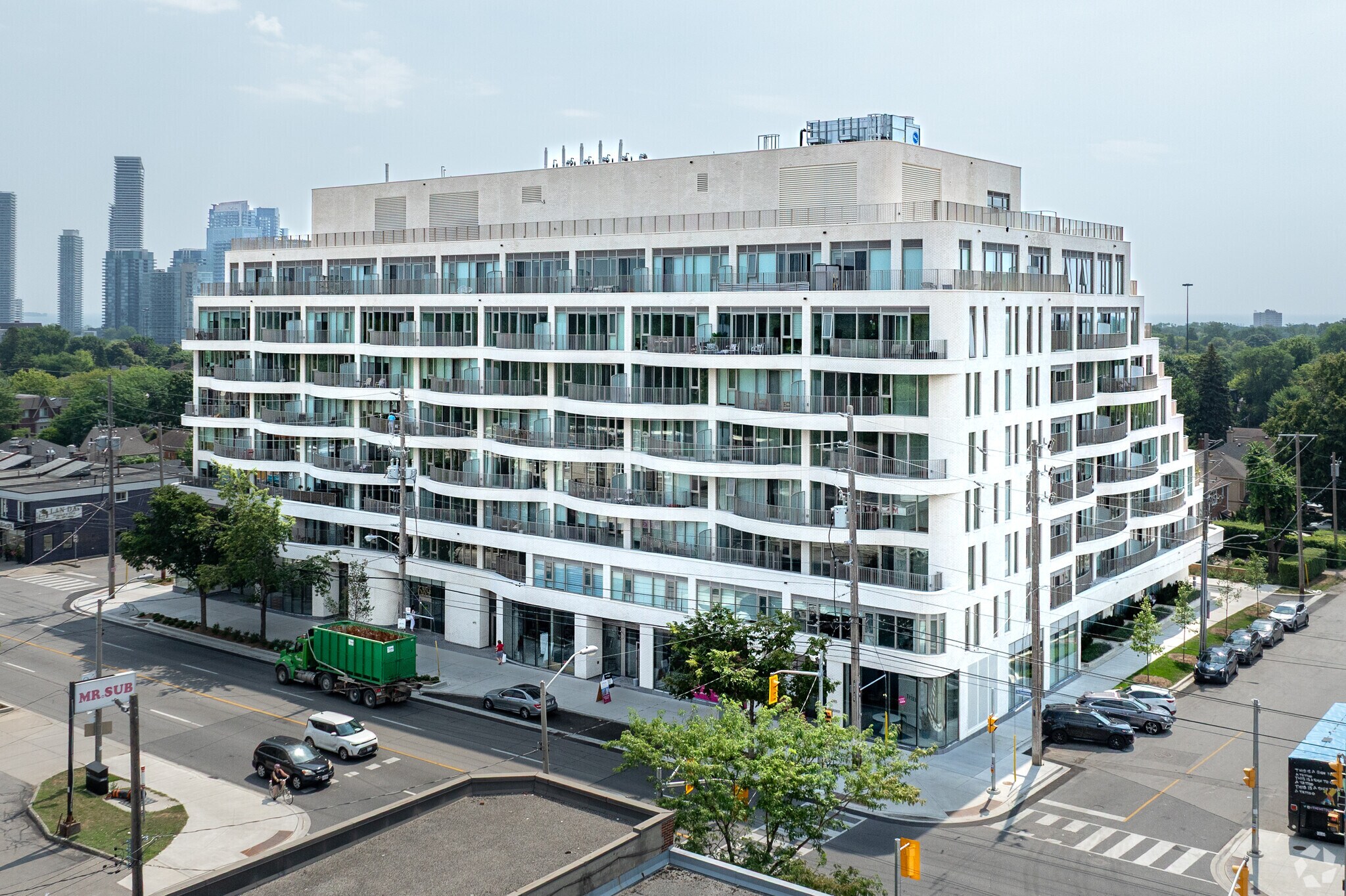 689 The Queensway, Toronto, ON à louer Photo principale- Image 1 de 4