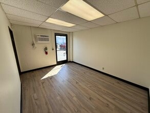9850-9860 Owensmouth Ave, Chatsworth, CA for lease Interior Photo- Image 1 of 4