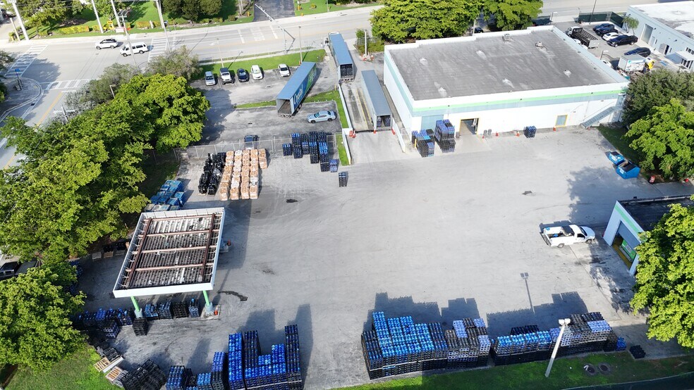 2779 NW 112th Ave, Doral, FL à louer - Photo du bâtiment - Image 2 de 12