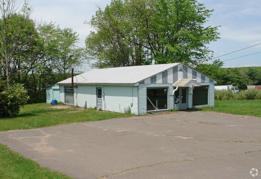 406 Somers Rd, Ellington, CT à vendre - Photo du bâtiment - Image 2 de 14