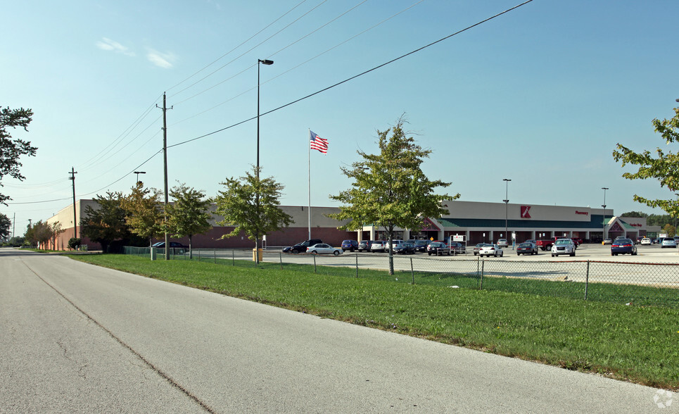 1825 Oak Harbor Rd, Fremont, OH for sale - Primary Photo - Image 1 of 1