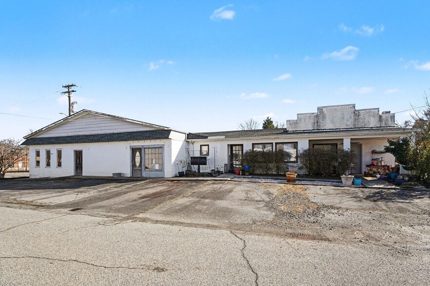 11 Bell Ave, Denton, NC à vendre - Photo du bâtiment - Image 3 de 24