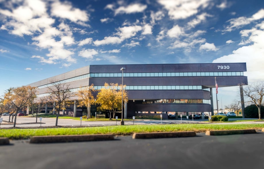 7930 Clayton Rd, Richmond Heights, MO for lease - Building Photo - Image 1 of 3