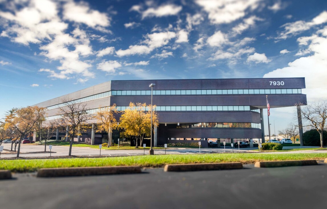 7930 Clayton Rd, Richmond Heights, MO à louer Photo du bâtiment- Image 1 de 4