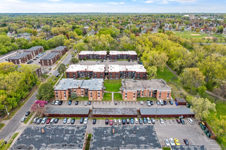 1252 Hazelwood St, Saint Paul, MN à vendre - Photo du bâtiment - Image 2 de 12