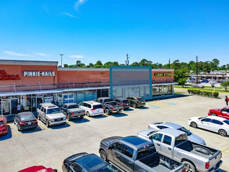 12626 Woodforest Blvd, Houston, TX à louer - Photo du bâtiment - Image 2 de 11