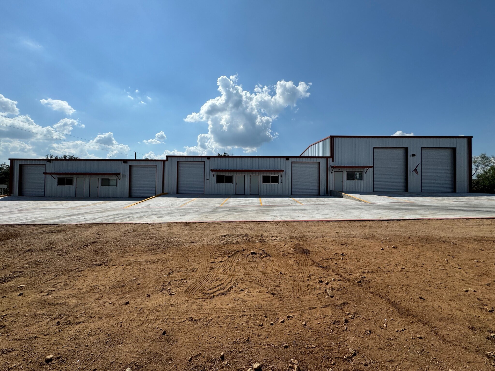 398 Eagle Bluff Rd, Spicewood, TX for lease Building Photo- Image 1 of 9