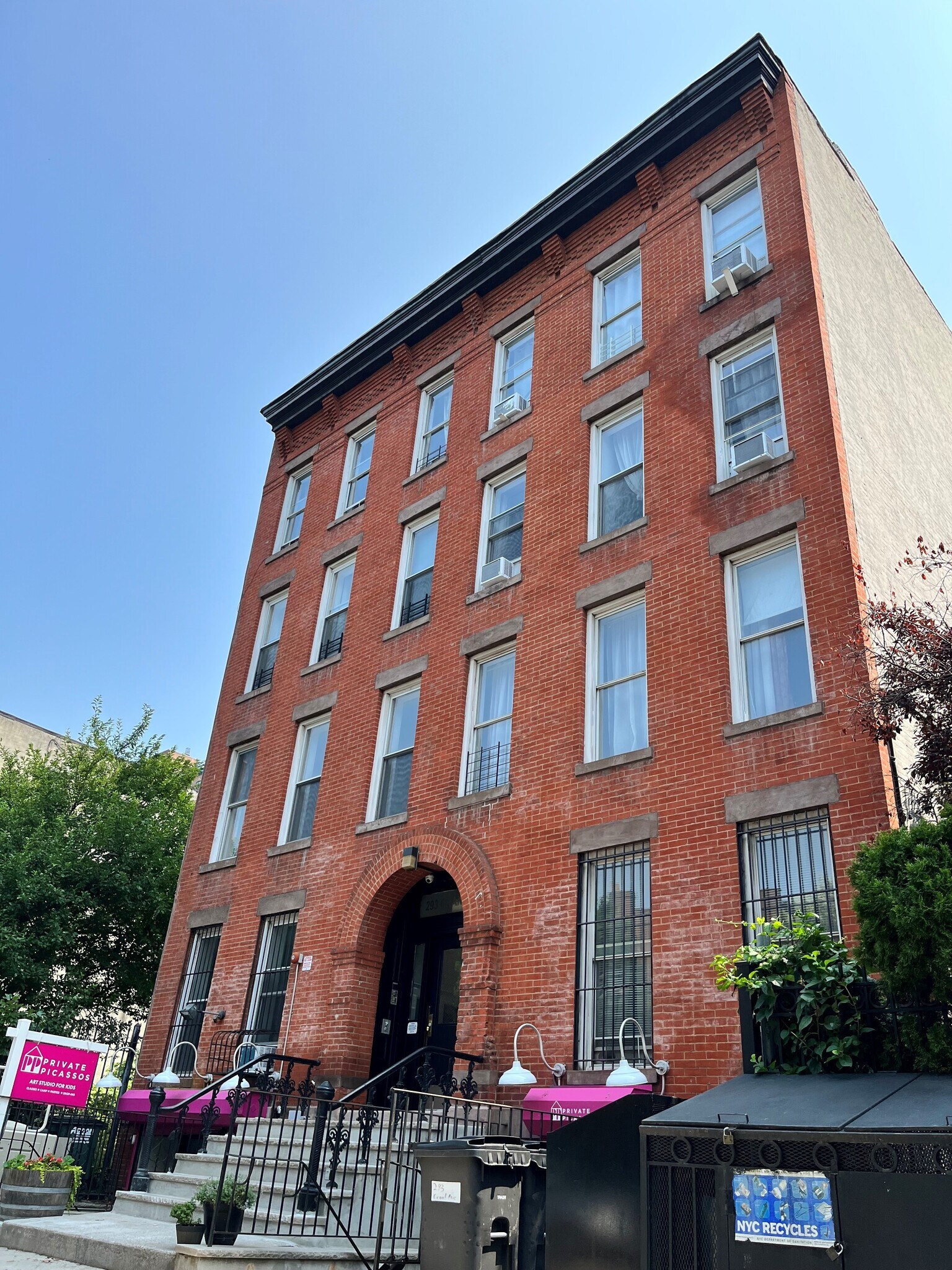 293 Grand Ave, Brooklyn, NY à vendre Photo du bâtiment- Image 1 de 10