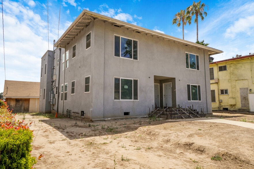 128-130 N Hillcrest Blvd, Inglewood, CA for sale - Building Photo - Image 3 of 22