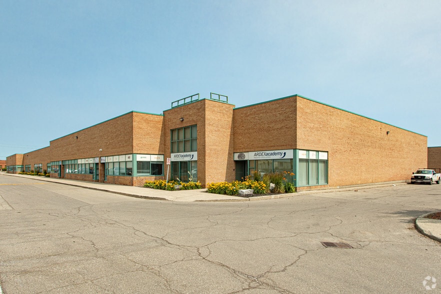 2400 Lucknow Dr, Mississauga, ON for lease - Primary Photo - Image 1 of 1