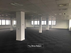 Office in Saint-Priest for lease Interior Photo- Image 2 of 8