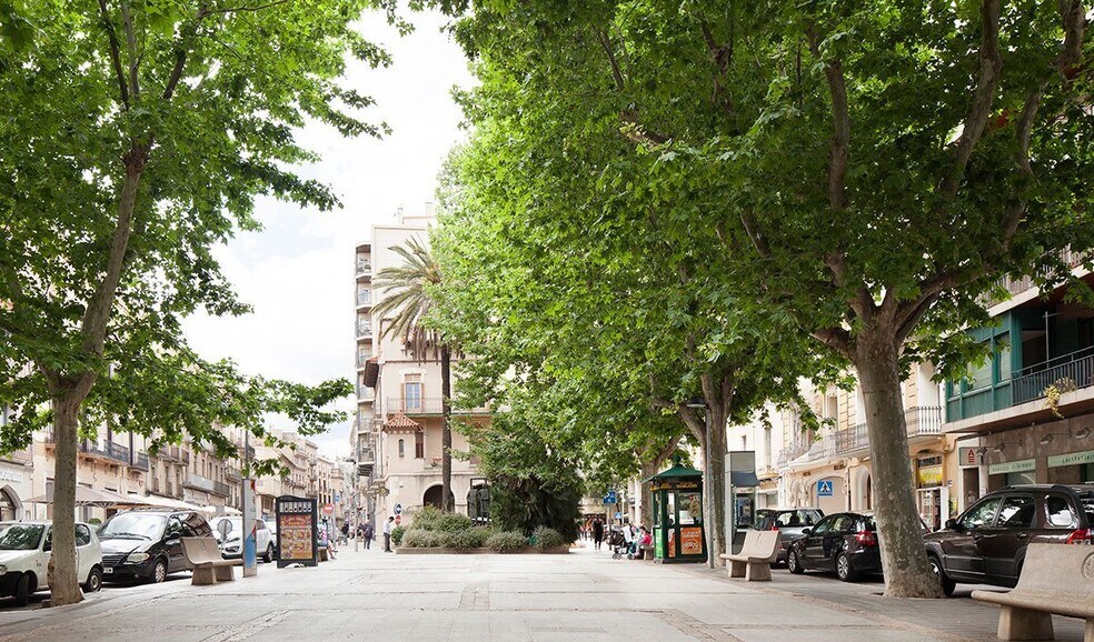 Plaça de la Palmera, 6, Figueres, Gerona à louer - Photo du bâtiment - Image 2 de 6
