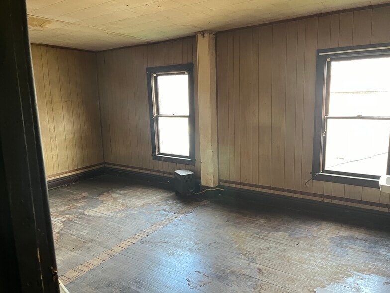 503 Main St, Madison, WV à vendre - Photo intérieure - Image 3 de 26