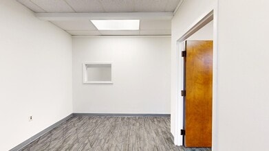 4900 Creekside Dr, Clearwater, FL à louer Numérisation 3D de Matterport- Image 1 de 12