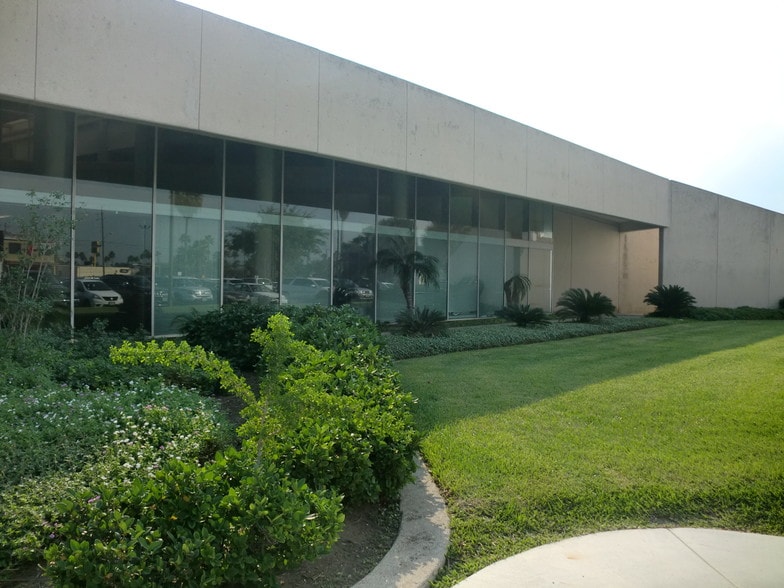 200 S 10th St, McAllen, TX à louer - Photo du bâtiment - Image 3 de 22