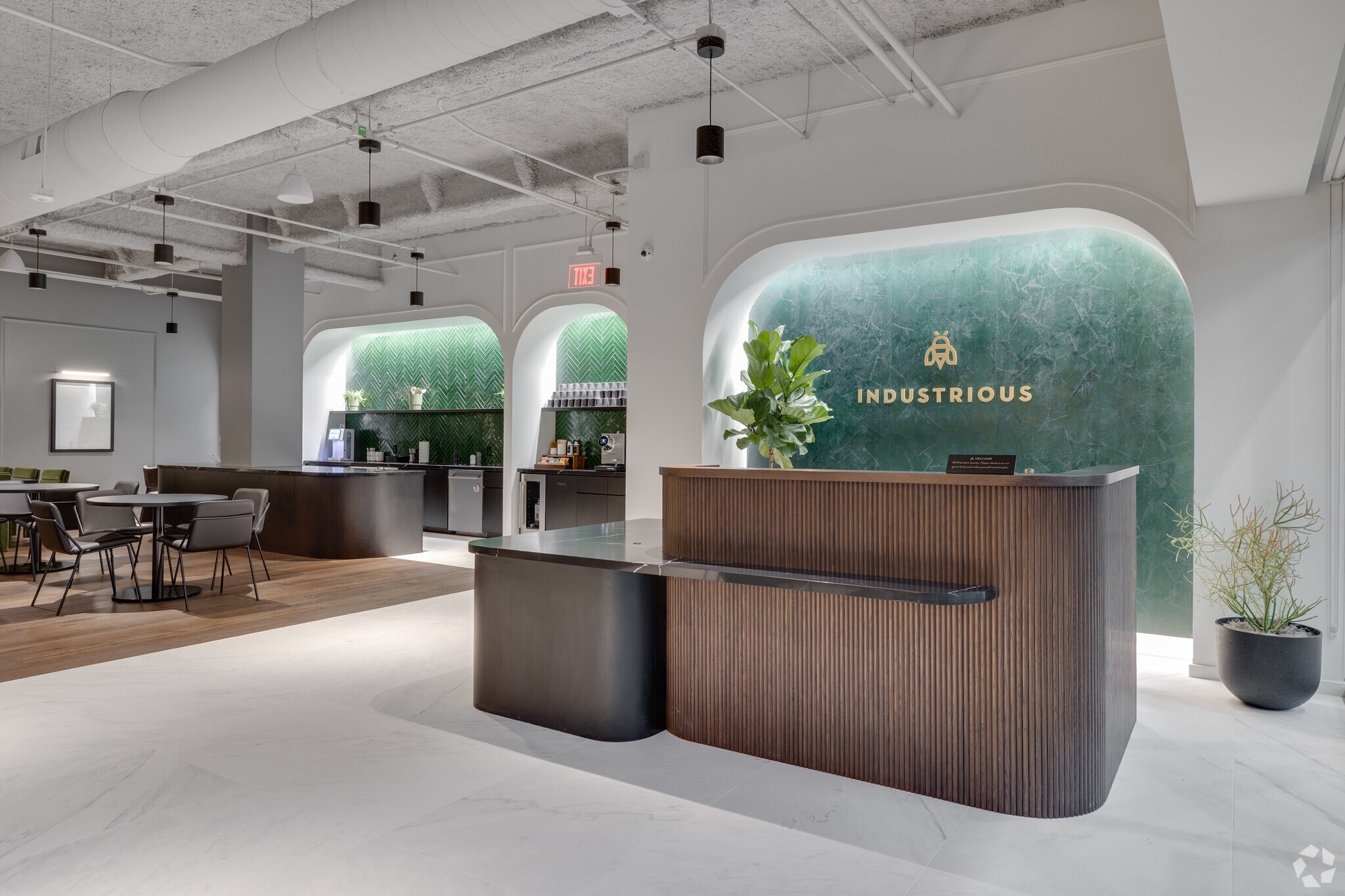 3200 E Camelback Rd, Phoenix, AZ for lease Building Photo- Image 1 of 8