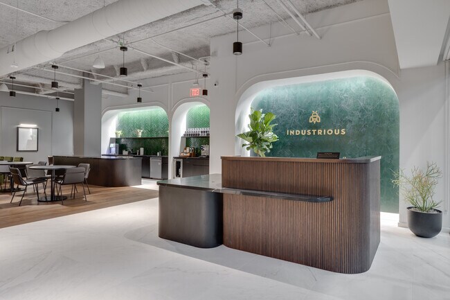 More details for 3200 E Camelback Rd, Phoenix, AZ - Coworking for Lease