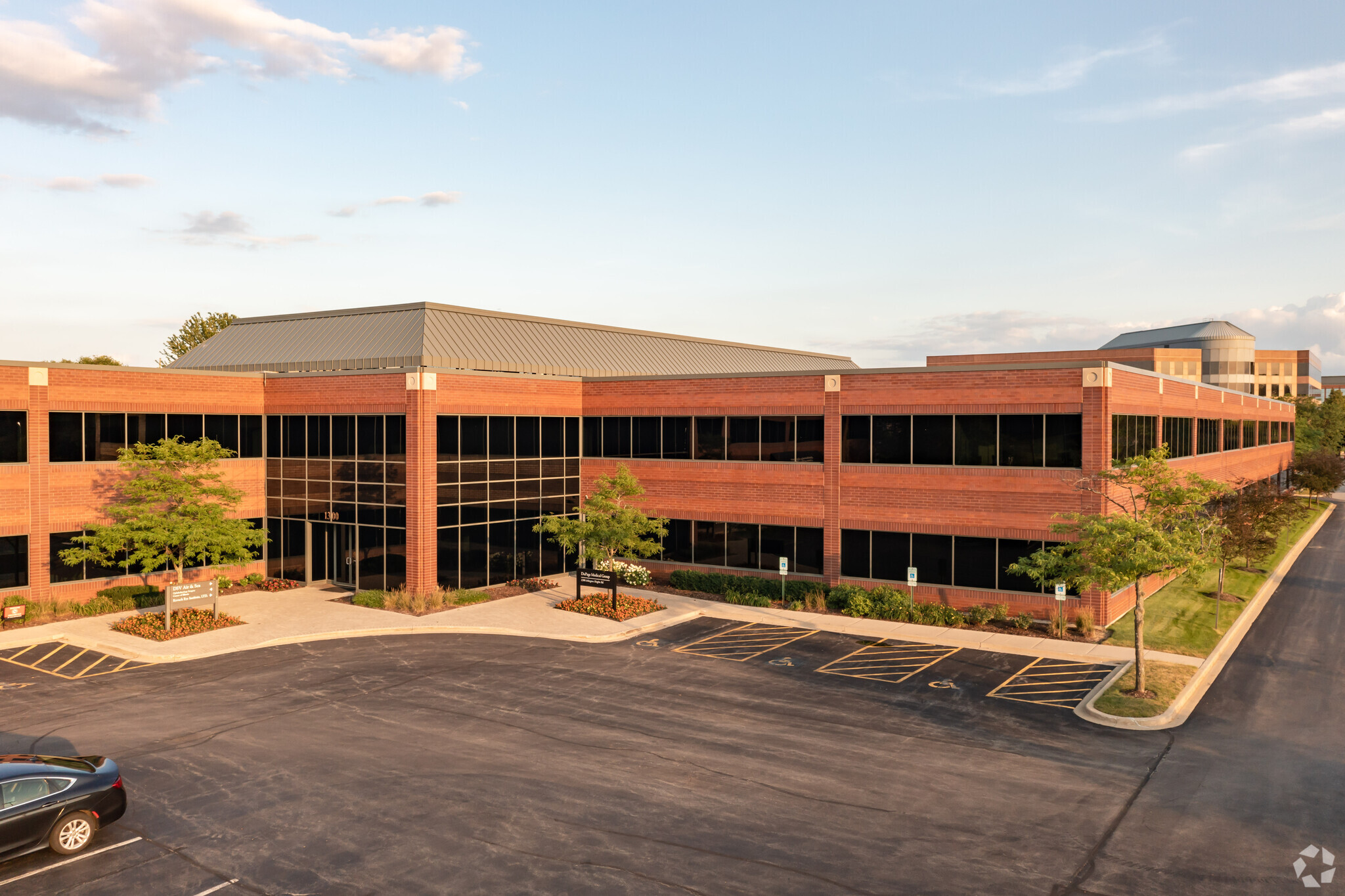 1300 N Arlington Heights Rd, Itasca, IL for sale Building Photo- Image 1 of 1