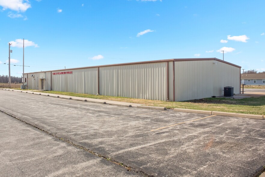 712 Patterson ave, Iola, KS à vendre - Photo du bâtiment - Image 3 de 8