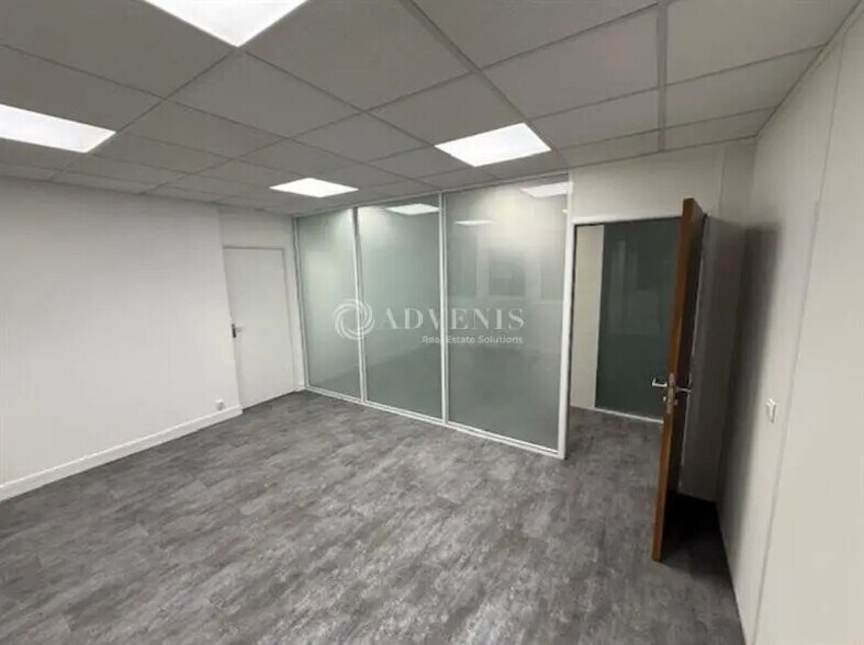 Industriel dans Louvres à louer - Photo intérieure - Image 3 de 7