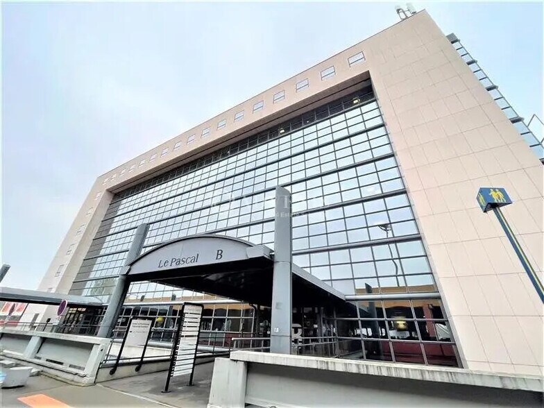 Bureau dans Créteil à louer - Photo du bâtiment - Image 1 de 6