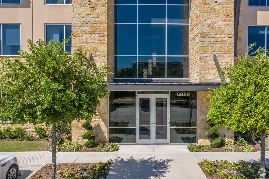 6950 TPC Dr, McKinney, TX à louer - Photo du bâtiment - Image 2 de 8