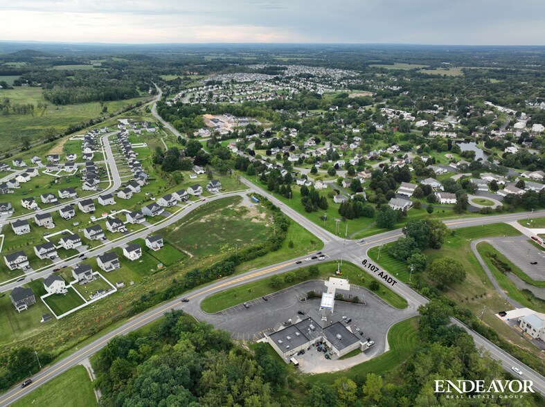 5152 E River Rd, West Henrietta, NY à louer - Photo du bâtiment - Image 2 de 4