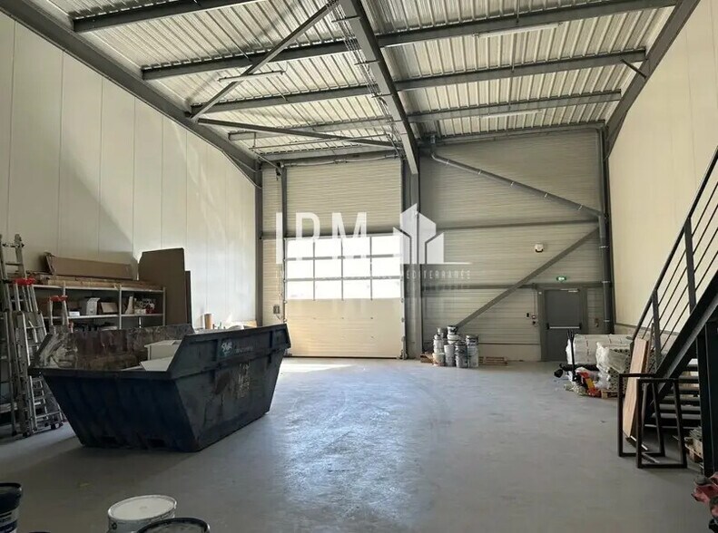 Flex dans Aubagne à louer - Photo du bâtiment - Image 3 de 6