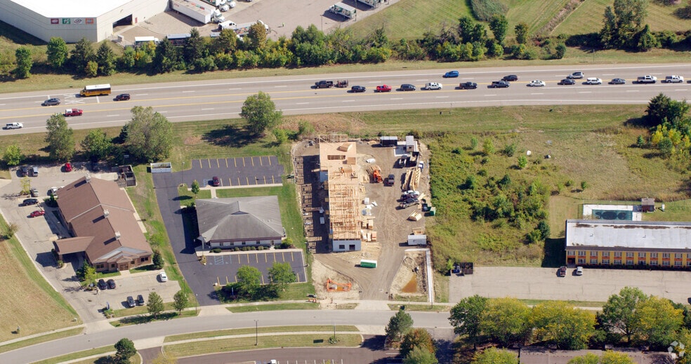 667 Hastings Ave, Holland, MI for lease - Primary Photo - Image 1 of 2