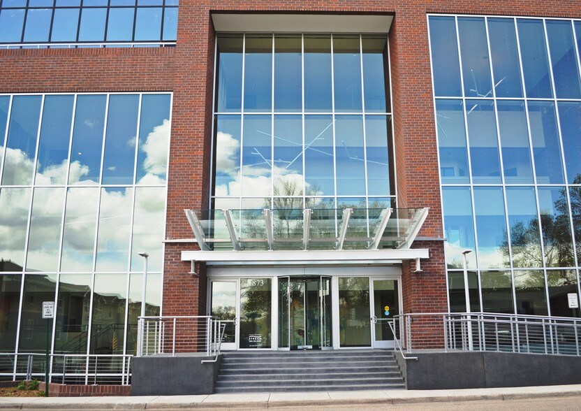 1873 S Bellaire St, Denver, CO à louer - Photo du bâtiment - Image 3 de 23