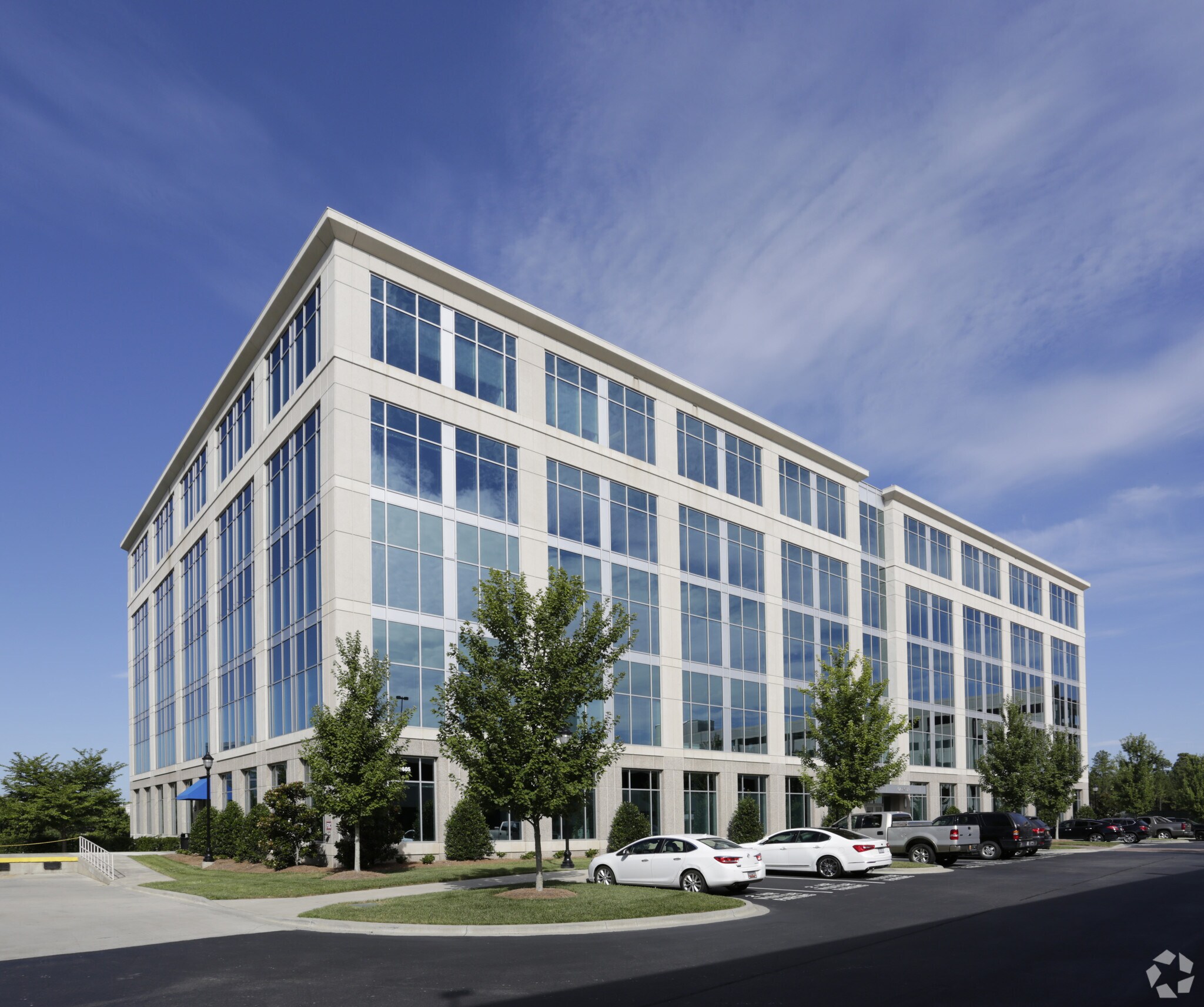 11605 N Community House Rd, Charlotte, NC à louer Photo principale- Image 1 de 3